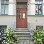Apartment Saxonia De Luxe: Modern 2-room With Parking In