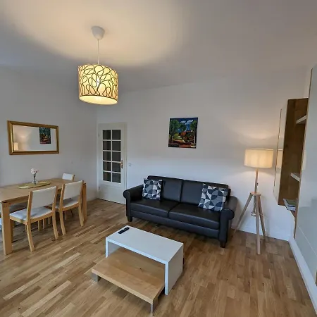 Apartment Saxonia Homedeluxe - Neue Hochwertige 50qm2 2-zimmer-ferienwohnung Mit Privaten Kfz Parkplatz Stellplatz Mit Mwst-rechnung Mit Xxl Hülsta Bett&etagenbett Mit Internetflatrate - Ideal Für Familien, Paare, Kulturinteressierte&geschäftsreis *