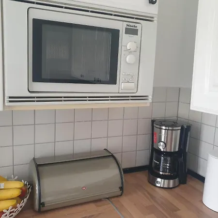 Saxonia Homedeluxe - Neue Hochwertige 50qm2 2-zimmer-ferienwohnung Mit Privaten Kfz Parkplatz Stellplatz Mit Mwst-rechnung Mit Xxl Hülsta Bett&etagenbett Mit Internetflatrate - Ideal Für Familien, Paare, Kulturinteressierte&geschäftsreis Chemnitz