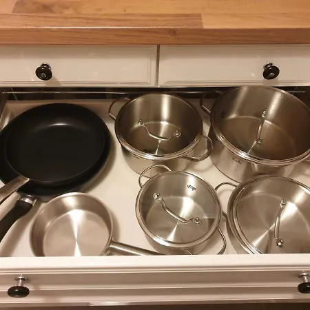 Chemnitz Saxonia Homedeluxe Hochwertige 50Qm 2-Zimmer-Ferienwohnung Mit Privaten Kfz Parkplatz Stellplatz Mit Mwst-Rechnung Mit Xxl Huelsta Bett & Etagenbett Mit Internetflatrate - Ideal Fuer Familien, Paare, Kulturinteressierte & Geschaeftsreisende! Chemnitz