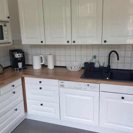 Saxonia Homedeluxe - Neue Hochwertige 50qm2 2-zimmer-ferienwohnung Mit Privaten Kfz Parkplatz Stellplatz Mit Mwst-rechnung Mit Xxl Hülsta Bett&etagenbett Mit Internetflatrate - Ideal Für Familien, Paare, Kulturinteressierte&geschäftsreis *