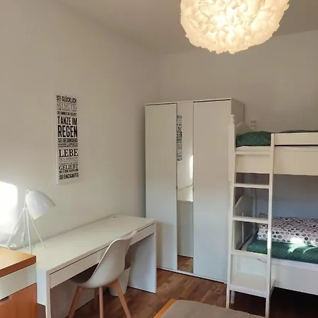 Chemnitz Saxonia Homedeluxe Hochwertige 50Qm 2-Zimmer-Ferienwohnung Mit Privaten Kfz Parkplatz Stellplatz Mit Mwst-Rechnung Mit Xxl Huelsta Bett & Etagenbett Mit Internetflatrate - Ideal Fuer Familien, Paare, Kulturinteressierte & Geschaeftsreisende! Chemnitz