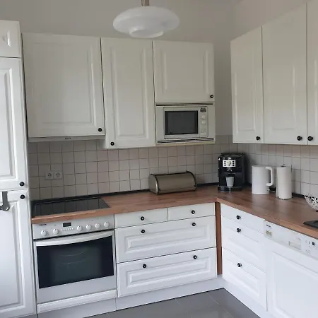 Saxonia Homedeluxe Hochwertige 50qm 2-zimmer-ferienwohnung Mit Privaten Kfz Parkplatz Stellplatz Mit Mwst-rechnung Mit Xxl Huelsta Bett & Etagenbett Mit Internetflatrate - Ideal Fuer Familien, Paare, Kulturinteressierte & Geschaeftsreisende! Lejlighed