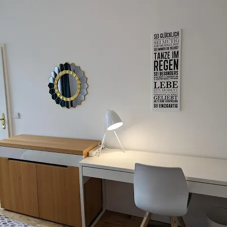 Apartment Saxonia Homedeluxe - Neue Hochwertige 50qm2 2-zimmer-ferienwohnung Mit Privaten Kfz Parkplatz Stellplatz Mit Mwst-rechnung Mit Xxl Hülsta Bett&etagenbett Mit Internetflatrate - Ideal Für Familien, Paare, Kulturinteressierte&geschäftsreis