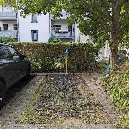 Saxonia Homedeluxe Hochwertige 50qm 2-zimmer-ferienwohnung Mit Privaten Kfz Parkplatz Stellplatz Mit Mwst-rechnung Mit Xxl Huelsta Bett & Etagenbett Mit Internetflatrate - Ideal Fuer Familien, Paare, Kulturinteressierte & Geschaeftsreisende! Apartamento