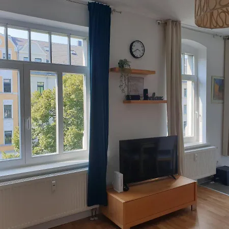 Saxonia Homedeluxe Hochwertige 50qm 2-zimmer-ferienwohnung Mit Privaten Kfz Parkplatz Stellplatz Mit Mwst-rechnung Mit Xxl Huelsta Bett & Etagenbett Mit Internetflatrate - Ideal Fuer Familien, Paare, Kulturinteressierte & Geschaeftsreisende! Chemnitz