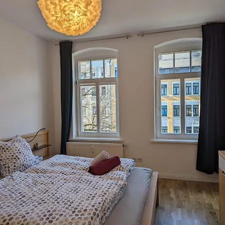Saxonia Homedeluxe Hochwertige 50qm 2-zimmer-ferienwohnung Mit Privaten Kfz Parkplatz Stellplatz Mit Mwst-rechnung Mit Xxl Huelsta Bett & Etagenbett Mit Internetflatrate - Ideal Fuer Familien, Paare, Kulturinteressierte & Geschaeftsreisende! Lejlighed