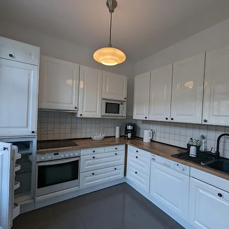 Saxonia Homedeluxe Hochwertige 50qm 2-zimmer-ferienwohnung Mit Privaten Kfz Parkplatz Stellplatz Mit Mwst-rechnung Mit Xxl Huelsta Bett & Etagenbett Mit Internetflatrate - Ideal Fuer Familien, Paare, Kulturinteressierte & Geschaeftsreisende! Lejlighed