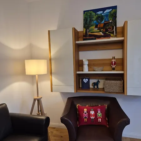 Lejlighed Saxonia Homedeluxe Hochwertige 50qm 2-zimmer-ferienwohnung Mit Privaten Kfz Parkplatz Stellplatz Mit Mwst-rechnung Mit Xxl Huelsta Bett & Etagenbett Mit Internetflatrate - Ideal Fuer Familien, Paare, Kulturinteressierte & Geschaeftsreisende!