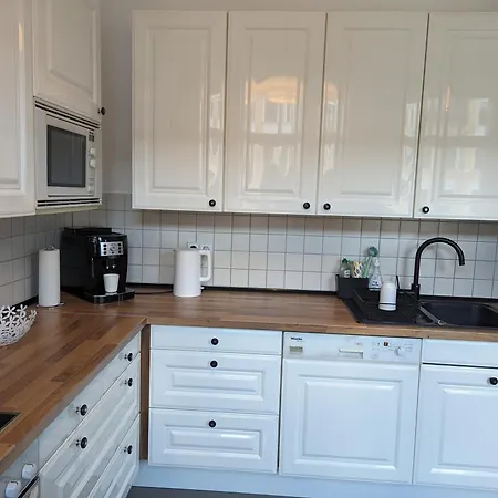 Saxonia Homedeluxe - Neue Hochwertige 50qm2 2-zimmer-ferienwohnung Mit Privaten Kfz Parkplatz Stellplatz Mit Mwst-rechnung Mit Xxl Hülsta Bett&etagenbett Mit Internetflatrate - Ideal Für Familien, Paare, Kulturinteressierte&geschäftsreis Apartment Chemnitz