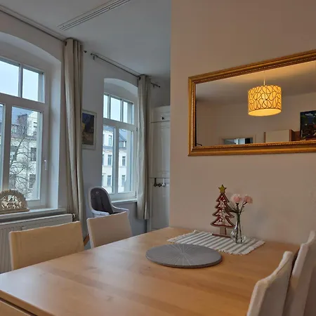 Saxonia Homedeluxe - Neue Hochwertige 50qm2 2-zimmer-ferienwohnung Mit Privaten Kfz Parkplatz Stellplatz Mit Mwst-rechnung Mit Xxl Hülsta Bett&etagenbett Mit Internetflatrate - Ideal Für Familien, Paare, Kulturinteressierte&geschäftsreis * Chemnitz