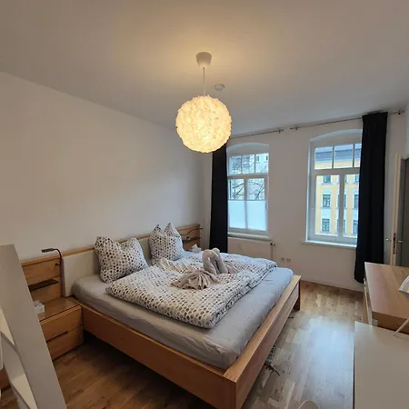 Appartement Chemnitz Saxonia Homedeluxe Hochwertige 50Qm 2-Zimmer-Ferienwohnung Mit Privaten Kfz Parkplatz Stellplatz Mit Mwst-Rechnung Mit Xxl Huelsta Bett & Etagenbett Mit Internetflatrate - Ideal Fuer Familien, Paare, Kulturinteressierte & Geschaeftsreisende!