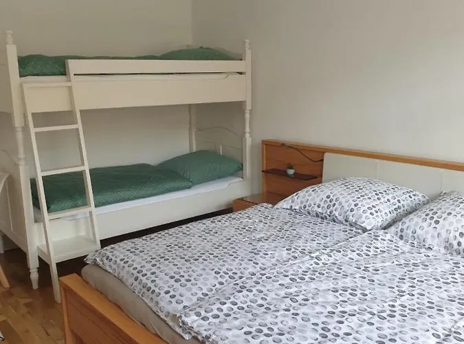 Saxonia De Luxe: Modern 2-room With Parking In